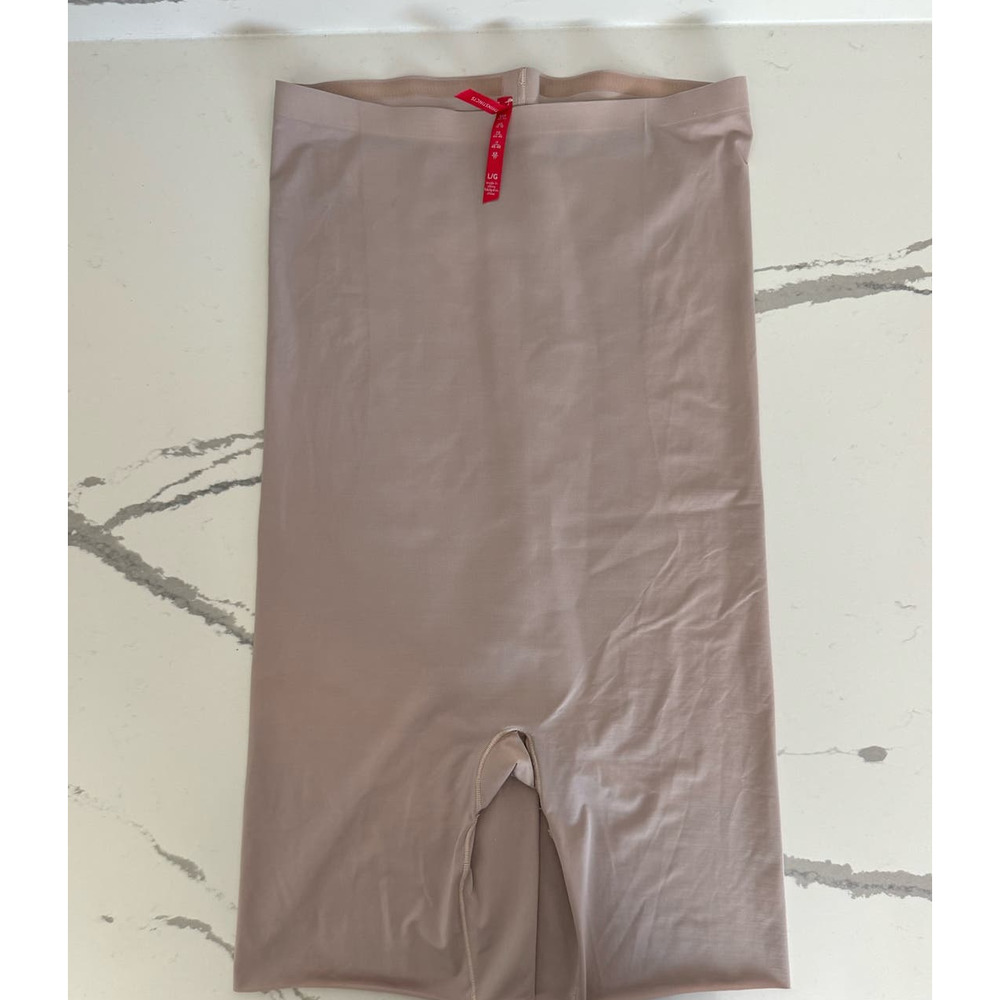 Spanx Thinstincs Nude Body Countour Shorts Size Large